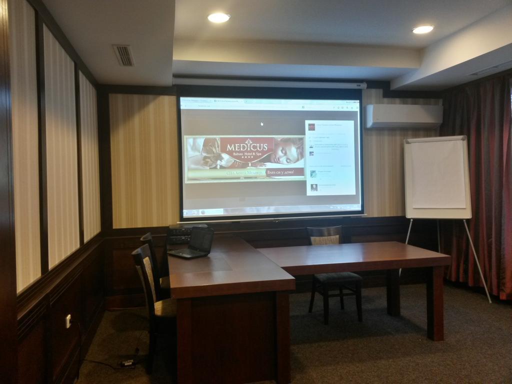 Spa Hotel Medicus Varsec Kültér fotó
