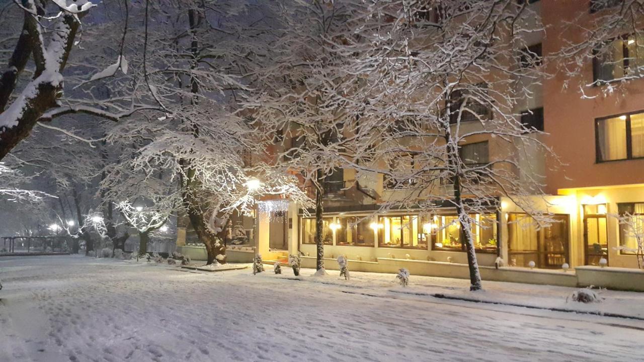 Spa Hotel Medicus Varsec Kültér fotó